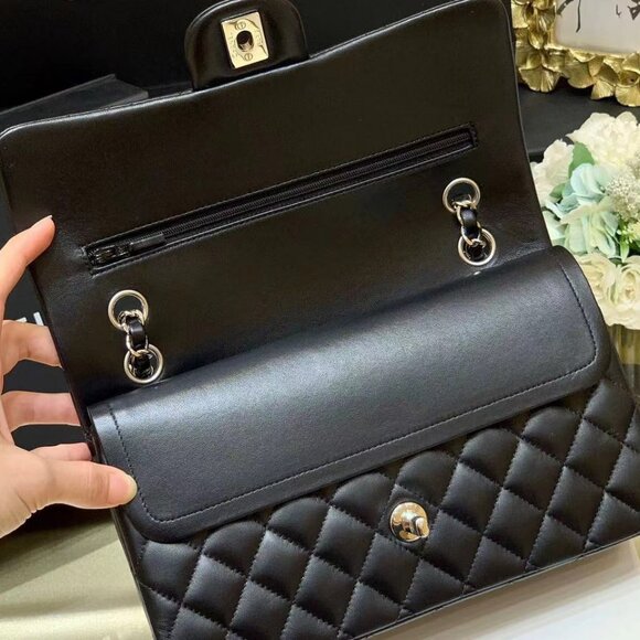 Chanel Handbags, Shoulder Bags - Picture 5 of 7